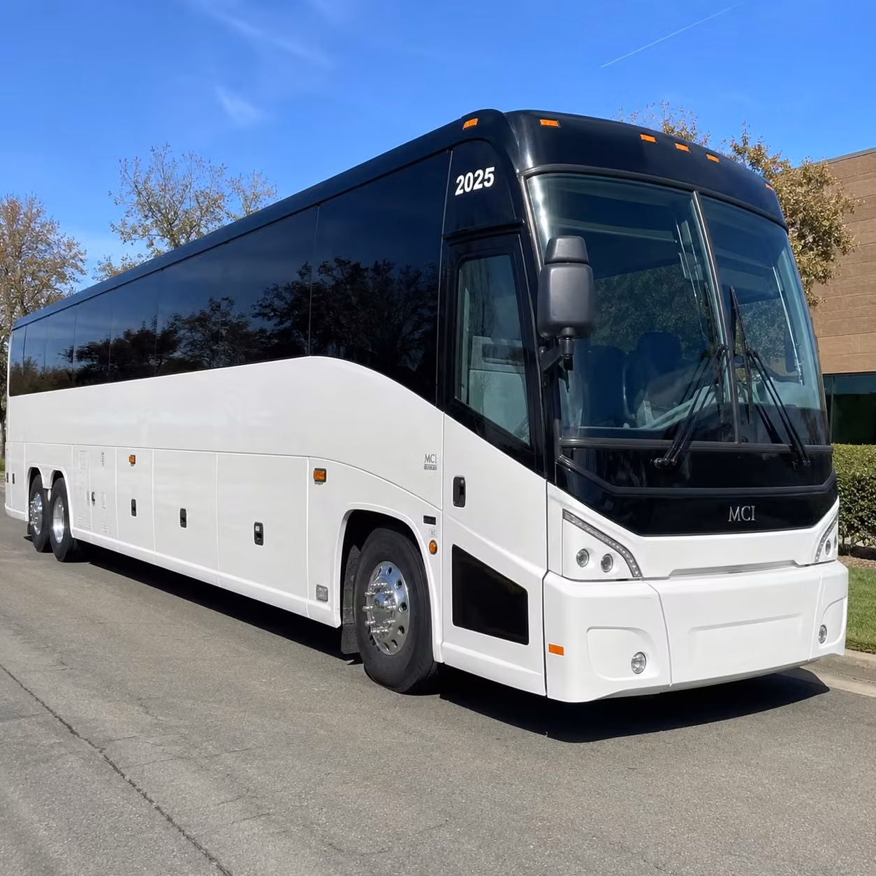charter bus rentals from ventura to the hollywood bowl greek theatre and kia forum
