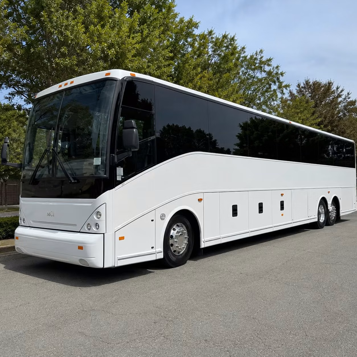 daily commuter shuttle services along the ventura 101 corridor