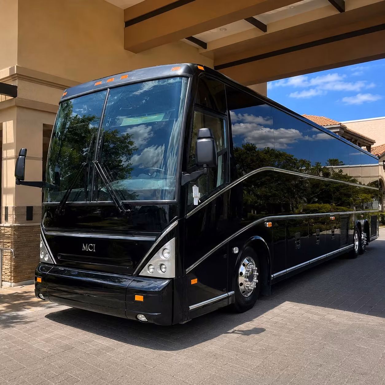 ventura construction crew and worksite shuttle services